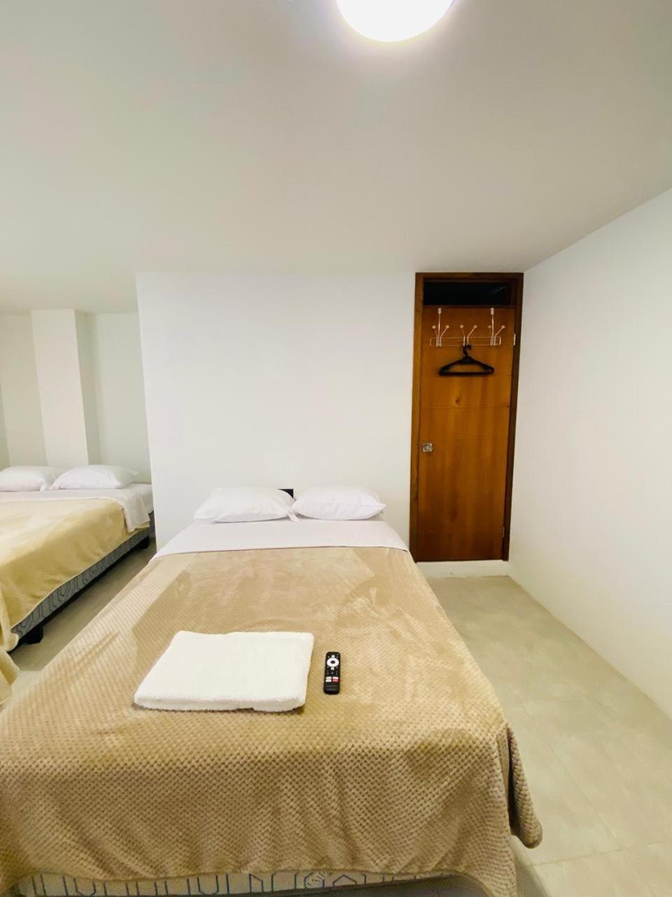 Hotel Bombay 巴尼奥斯 外观 照片