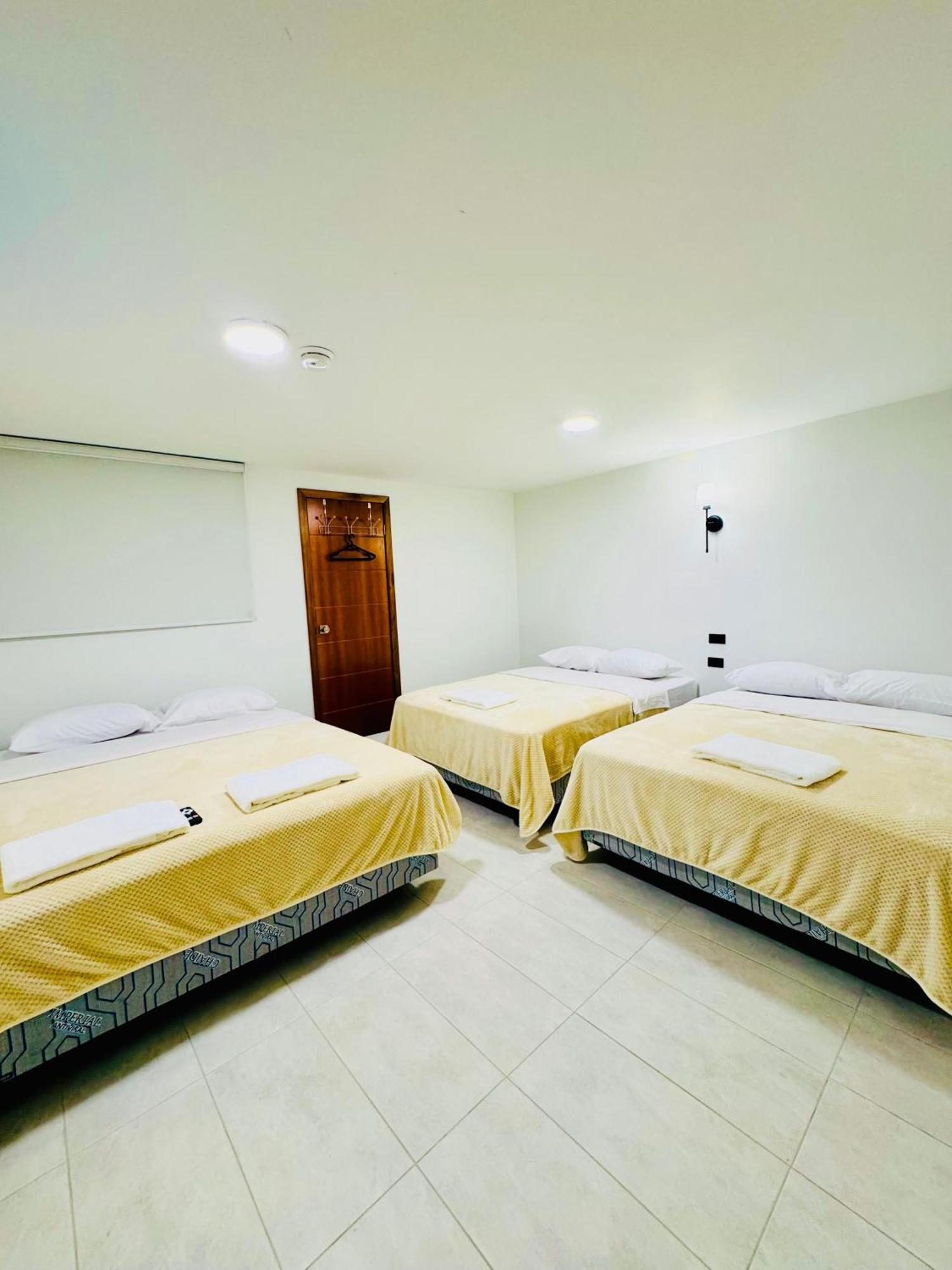 Hotel Bombay 巴尼奥斯 外观 照片